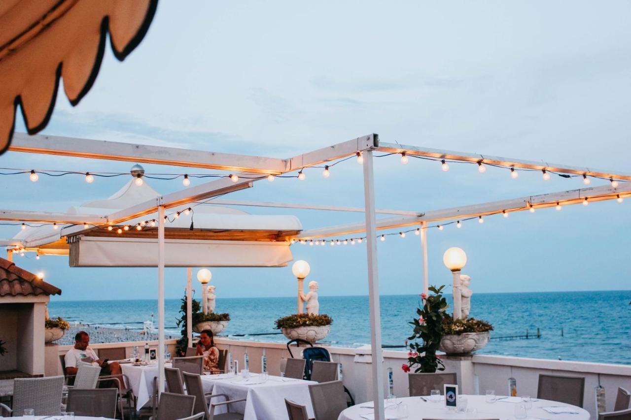 לידו די ג'סולו Hotel Villa Sorriso מראה חיצוני תמונה