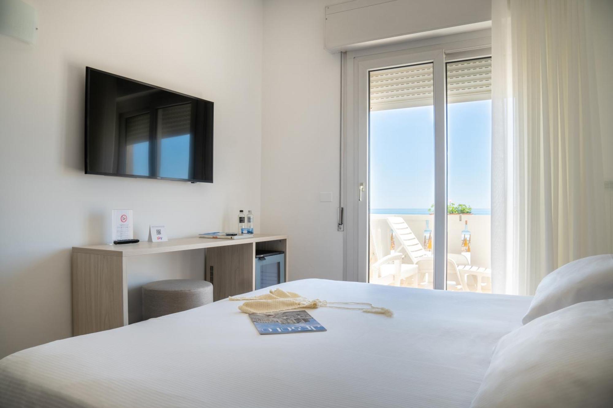 לידו די ג'סולו Hotel Villa Sorriso מראה חיצוני תמונה