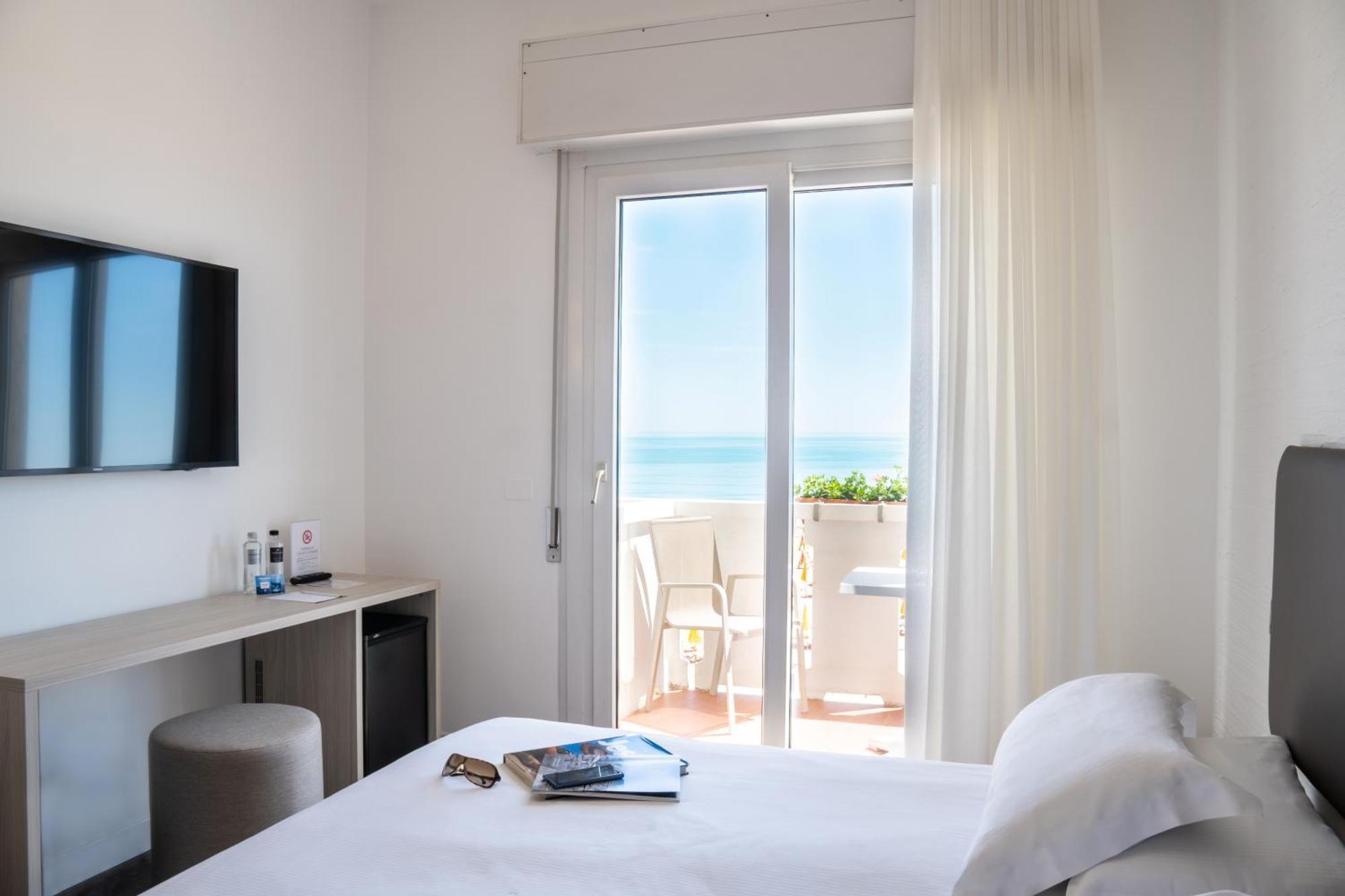לידו די ג'סולו Hotel Villa Sorriso מראה חיצוני תמונה