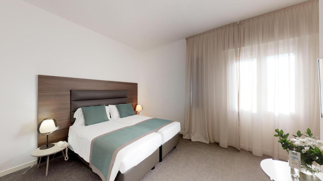 לידו די ג'סולו Hotel Villa Sorriso מראה חיצוני תמונה
